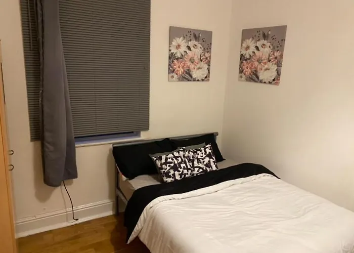 Short Term Let Room In De1